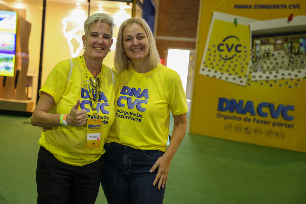 Gisele Berwanger, da CVC Novo Hamburgo-RS, e Vivi Pio, diretora de Vendas da CVC