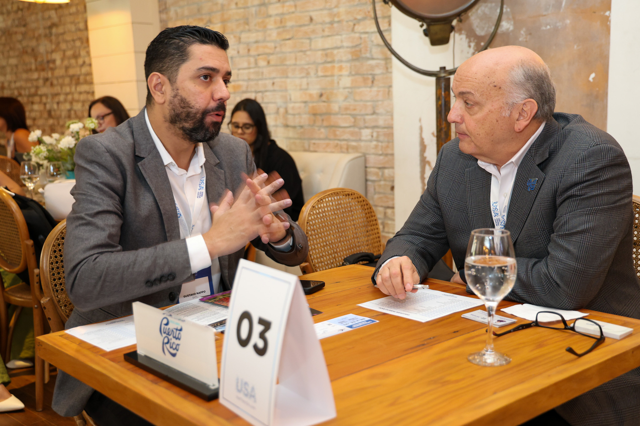 Gustavo Napoo, da EHTL, e Francisco Blanch, de Puerto Rico Gustavo Napoo, da EHTL, e Francisco Blanch, de Puerto Rico