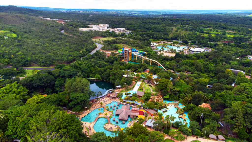 Hot Park um dos melhores parques aquaticos do mundo fica no complexo Rio Quente Parques Resorts Aviva planeja expansão com entretenimento temático para o Hot Park