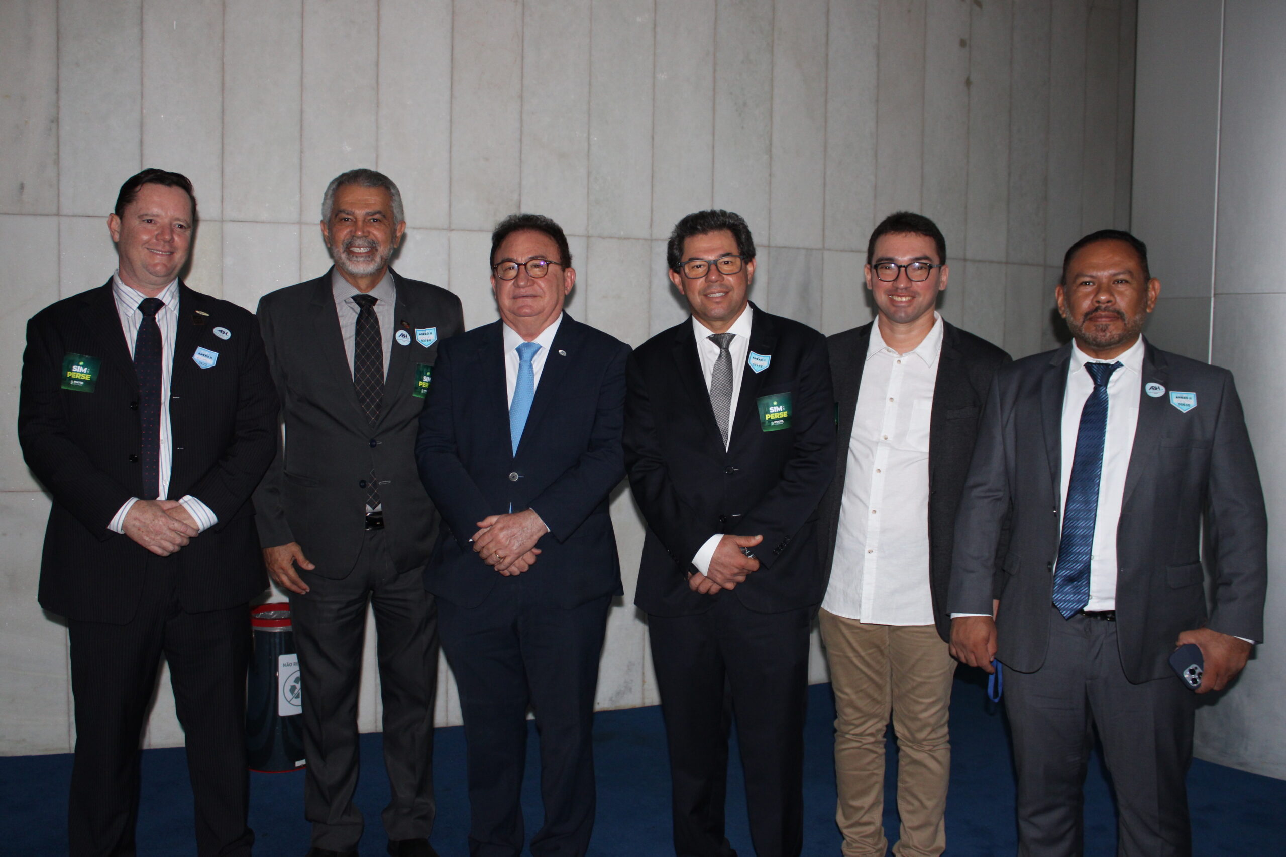 Hoteleiros de Goiás com Manoel Linhares, da ABIH Nacional, e Armando Ferreira, da ABIH-MA Hoteleiros de Goiás com Manoel Linhares, da ABIH Nacional, e Armando Ferreira, da ABIH-MA