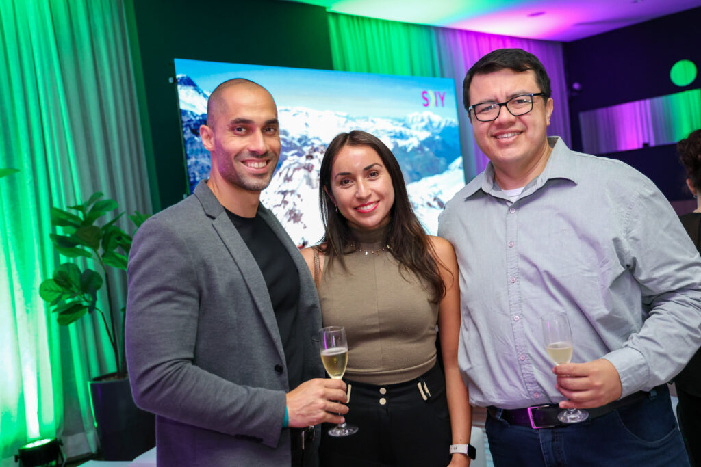 André Nardes, Giovana Perez e Carlos Perez, da SKY