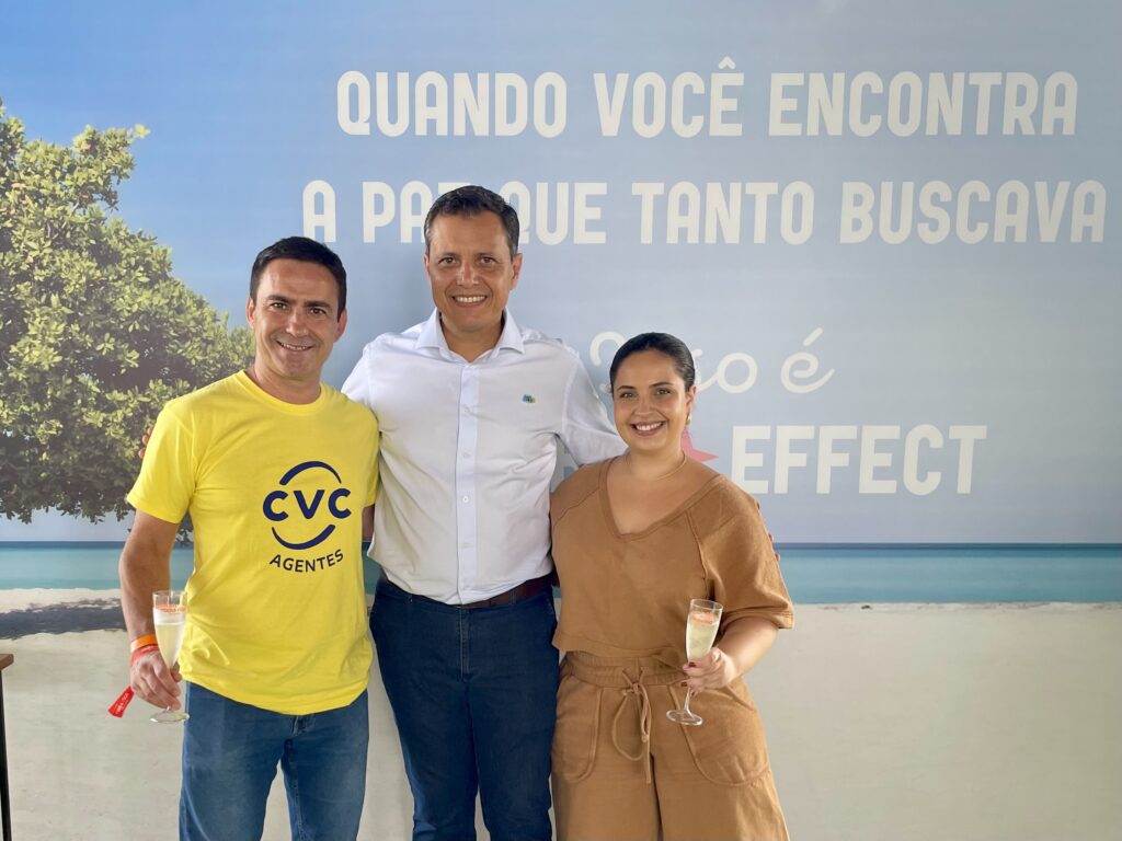 Carlos Barbosa, de Aruba com Rogerio Mendes e Karen Bettin da CVC