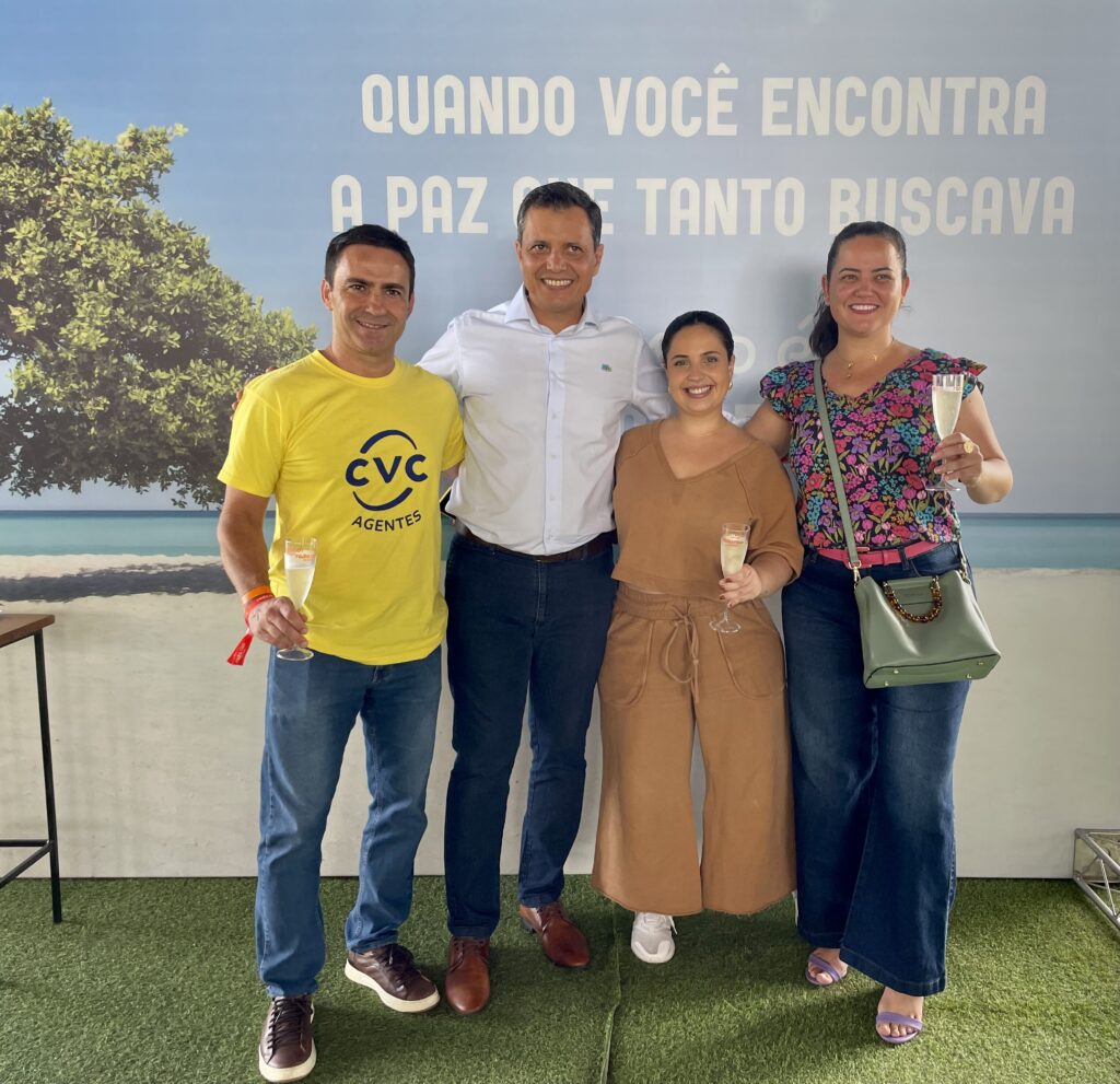 Carlos Barbosa, de Aruba com Rogerio Mendes e Karen Bettin da CVC, e Amanda Pires, da Visual