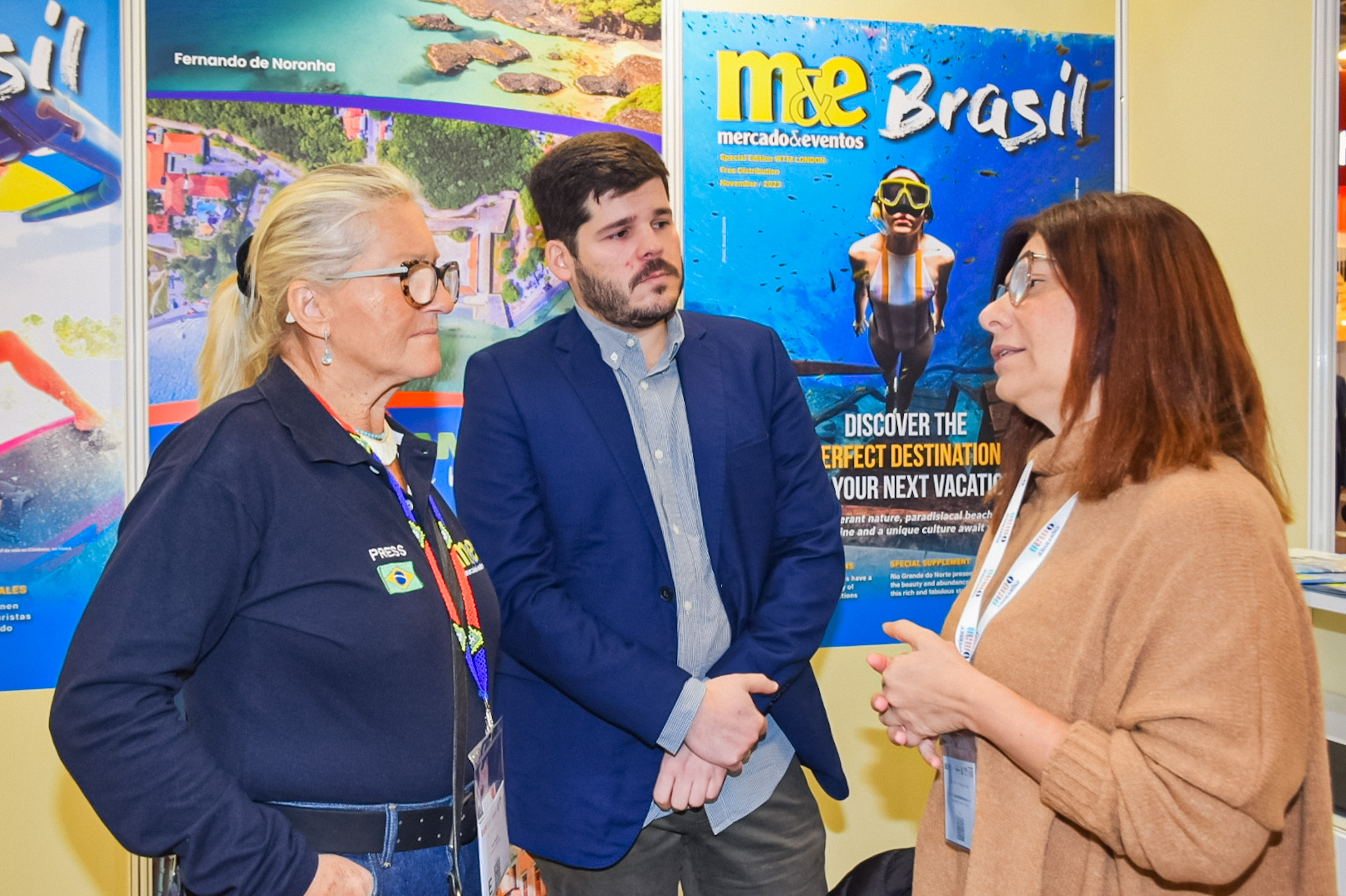 Rosa Masgrau, do M&E em conversa com clientes do jornal Rosa Masgrau, do M&E em conversa com clientes do jornal
