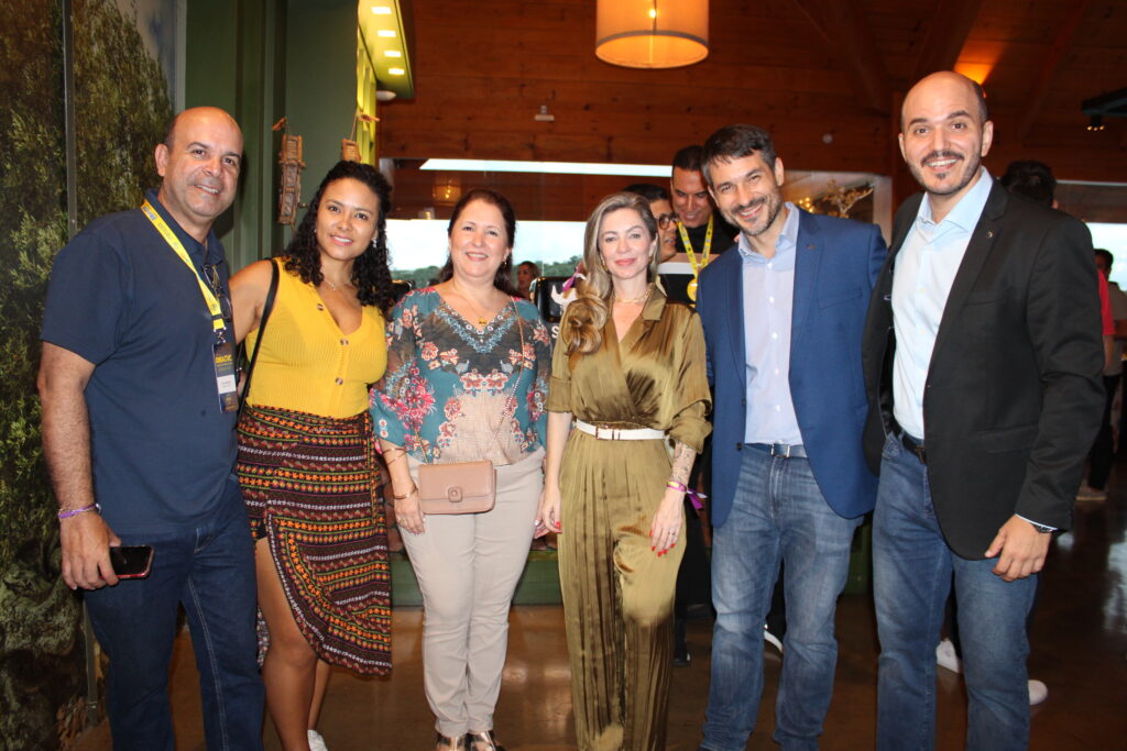 Raul Monteiro, da Meliá, Miriã Nascimento e Elísia Gonzalez, da Costa Cruzeiros, Patrícia Graciano, do Marítimo da CVC, e Ignácio Palácios e Rafael Grosso, da MSC