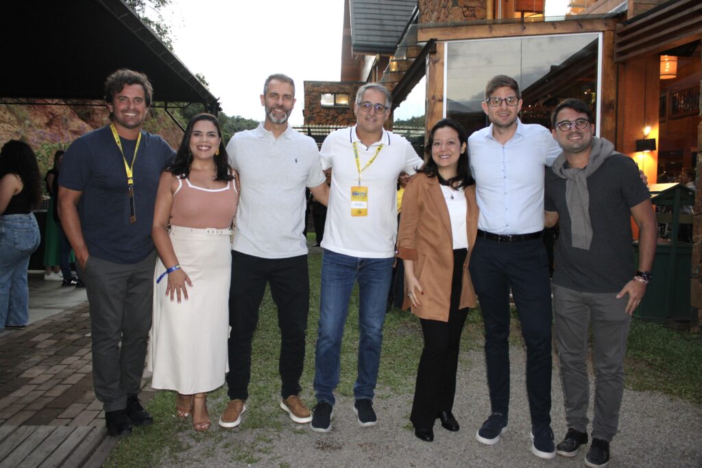 Juan Garcia, da CVC Argentina, Aline Araújo, da CVC, Marvio Mansur, da RexturAdvance, Diego Garcia, da CVC Argentina, e Claudia Shishido, Gonzalo Romero e Paulo Henrique Barbosa, da Air Europa