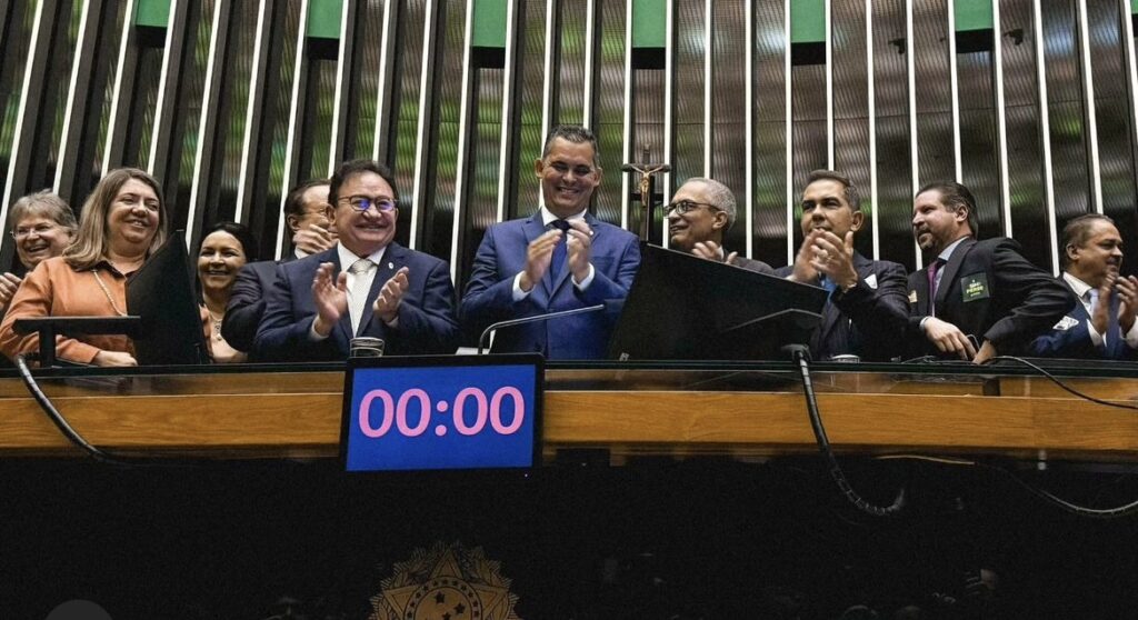 Frente Parlamentar e entidades reúnem mais de mil pessoas em defesa do Perse em Brasília