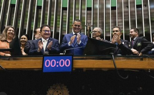 Frente Parlamentar e entidades reúnem mais de mil pessoas em defesa do Perse em Brasília