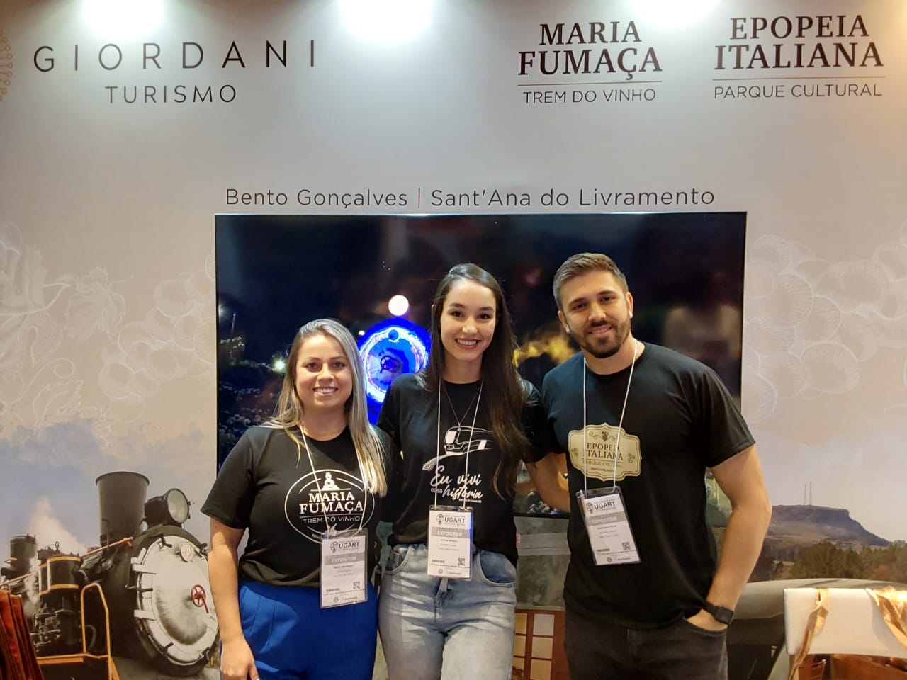 Ingrid Bressuneli, Helena Moreira e Jonathan Attolini da Giordani Turismo Ingrid Bressuneli, Helena Moreira e Jonathan Attolini da Giordani Turismo