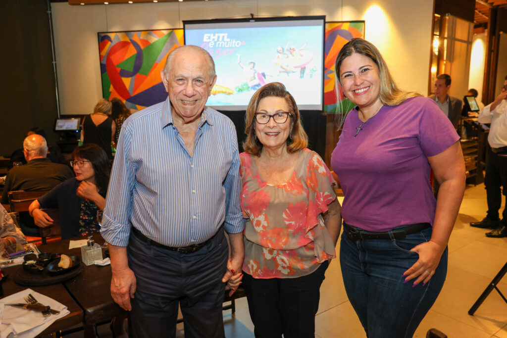 Jaime Hanna e Alda Hanna, do Trânsito Livre Turismo, com Sindy Estrella, da I&Ville Turismo