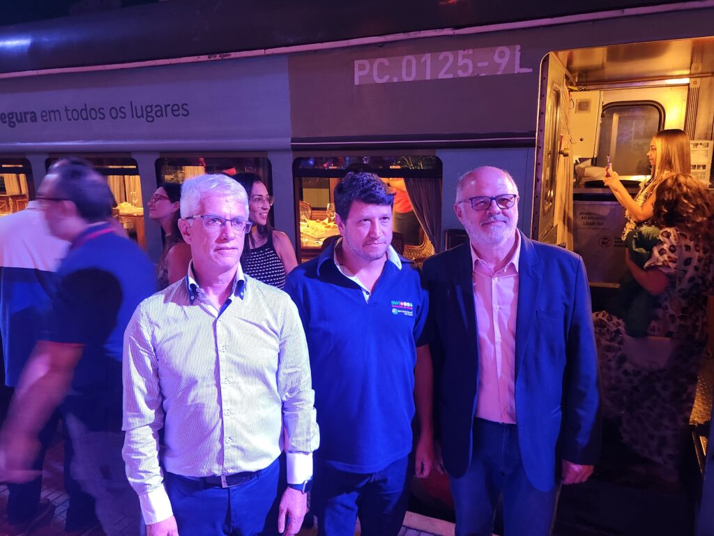 João Alceu Rigon, presidente da Abav_PR, Adonai Arruda Filho, CEO BWT Operadora, e Paulo Nauiack, vice-presidente da Fecomércio PR