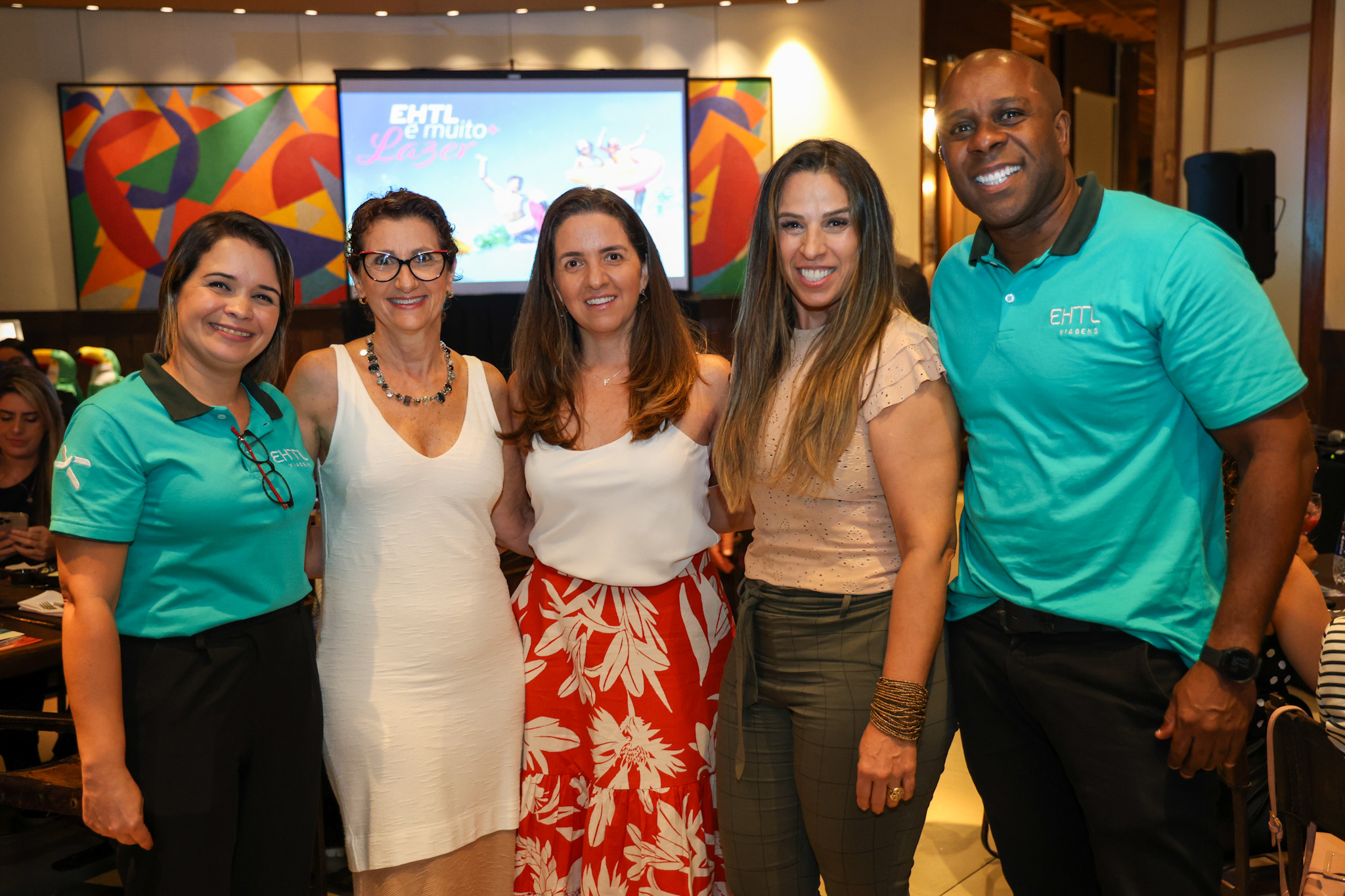 Josi Silva, da EHTL, Bia Bianco, da Biatour, Fernanda Petratti, da Requinte Turismo, Sandra Gomes, da Sunnytour, e Fábio Bastos, da EHTL Josi Silva, da EHTL, Bia Bianco, da Biatour, Fernanda Petratti, da Requinte Turismo, Sandra Gomes, da Sunnytour, e Fábio Bastos, da EHTL