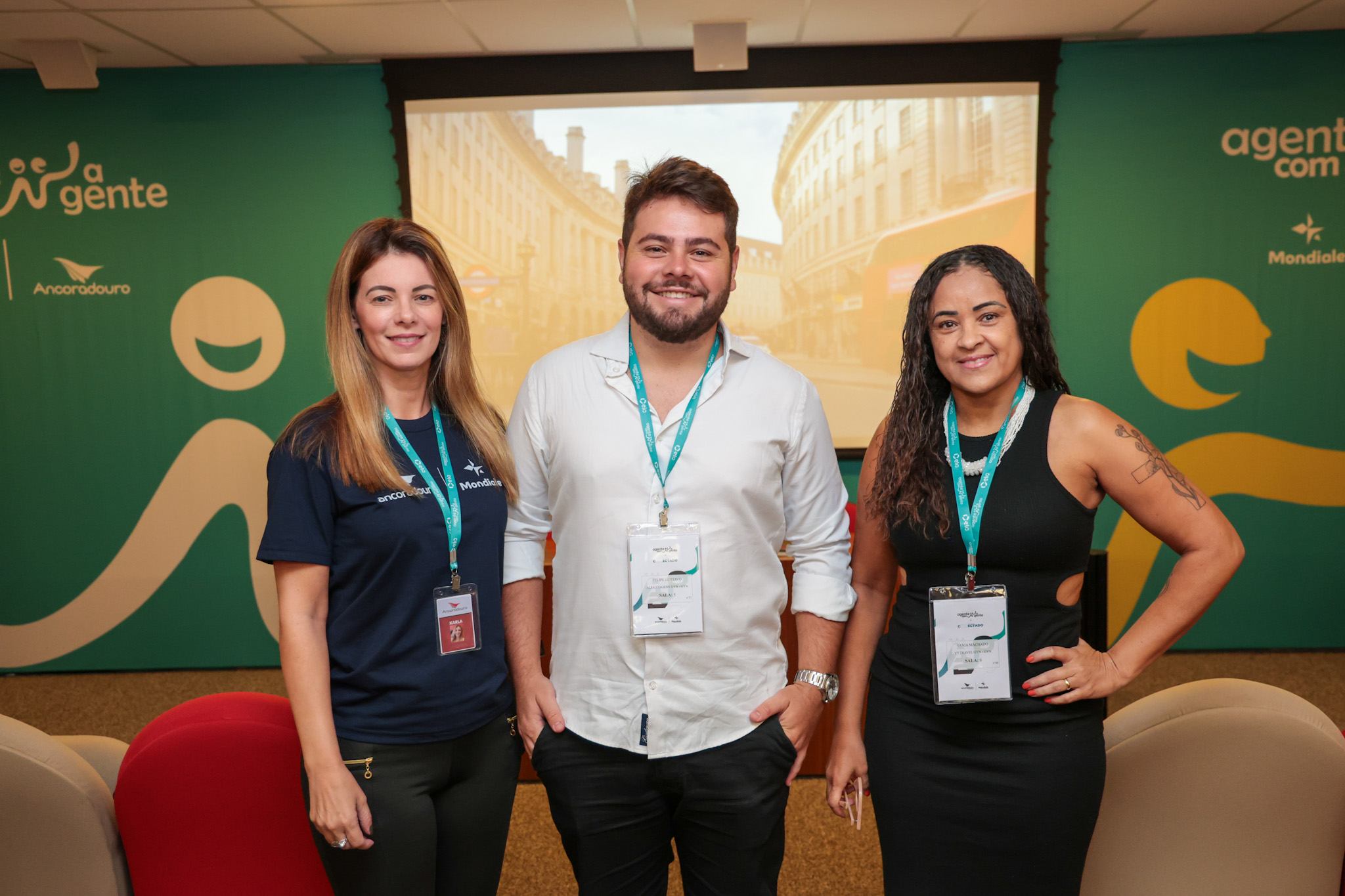 Karla Reis, da Ancoradouro, Felipe Gustavo, da Alfa Turismo, e Vânia Machado, da VT Travel Karla Reis, da Ancoradouro, Felipe Gustavo, da Alfa Turismo, e Vânia Machado, da VT Travel