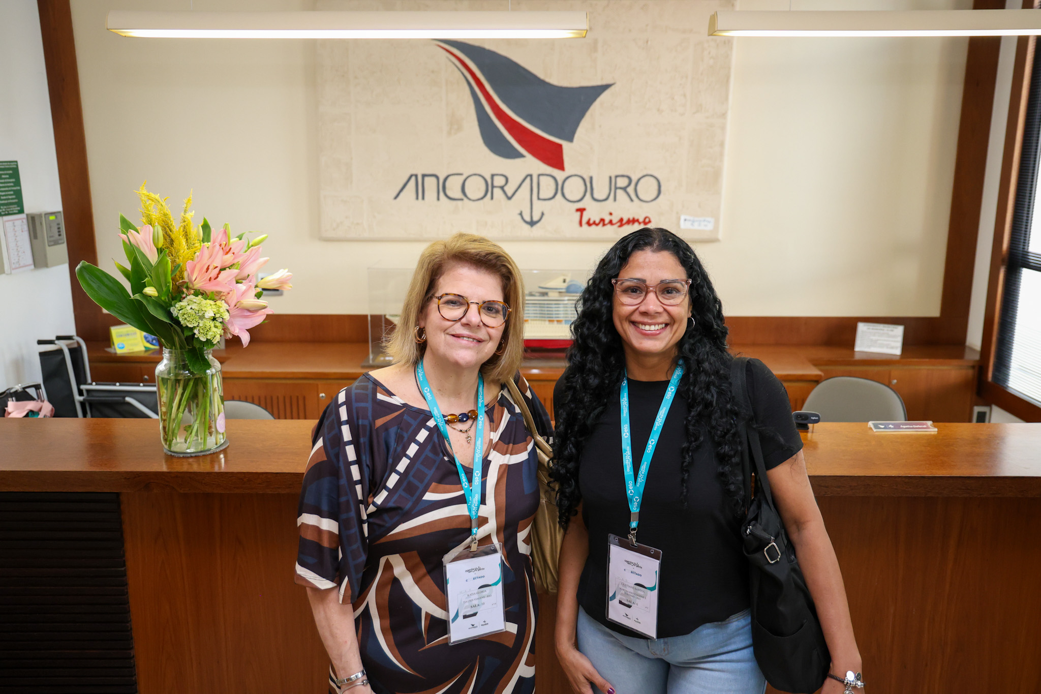 Kátia Glória, da Tia Cris Viagens, e Cristiane Santos, da Martha Rio Viagens Kátia Glória, da Tia Cris Viagens, e Cristiane Santos, da Martha Rio Viagens