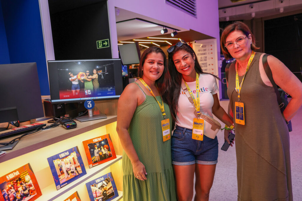 Keyla Martins, da CVC Guarapari-ES, Marcela Paixão, da CVC Vitoria-ES, e Karla Azevedo, da CVC Aracruz-ES