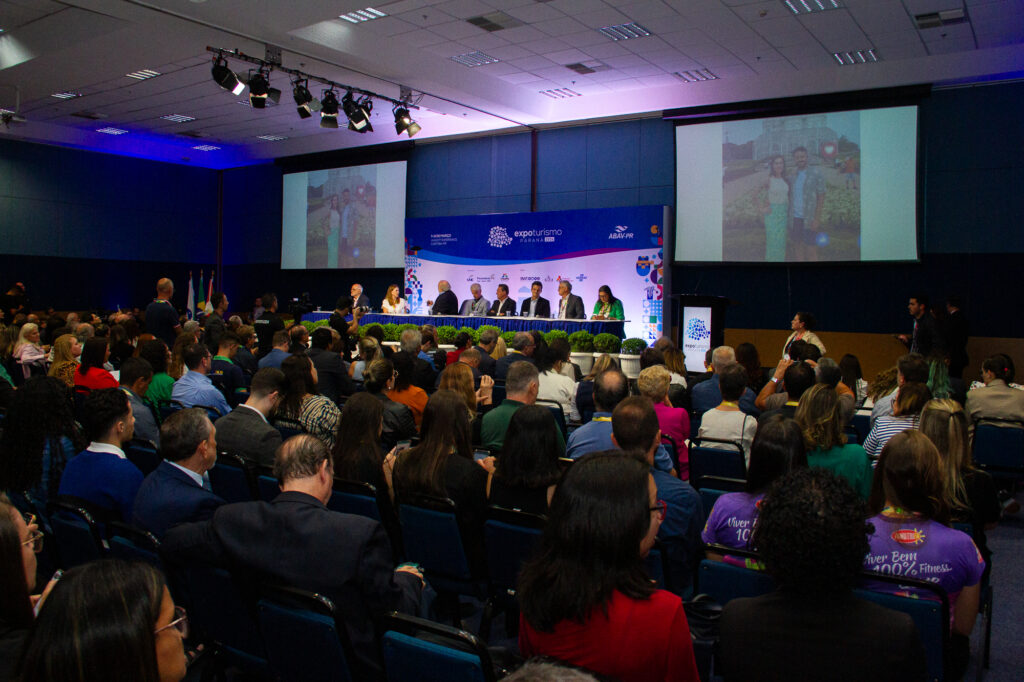 Expo Turismo Paraná 2024 destaca produto turístico ‘Inverno em Curitiba’ na abertura