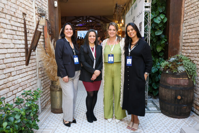 Sales Mission: Brand USA realiza rodadas de negócios e treinamentos em São Paulo; fotos 1 Lizandra Pajak Lisa Tejeda Ana Facchinato e Ingrid Santos equipe do Brand USA e1710248082510 Sales Mission: Brand USA realiza rodadas de negócios e treinamentos em São Paulo; fotos