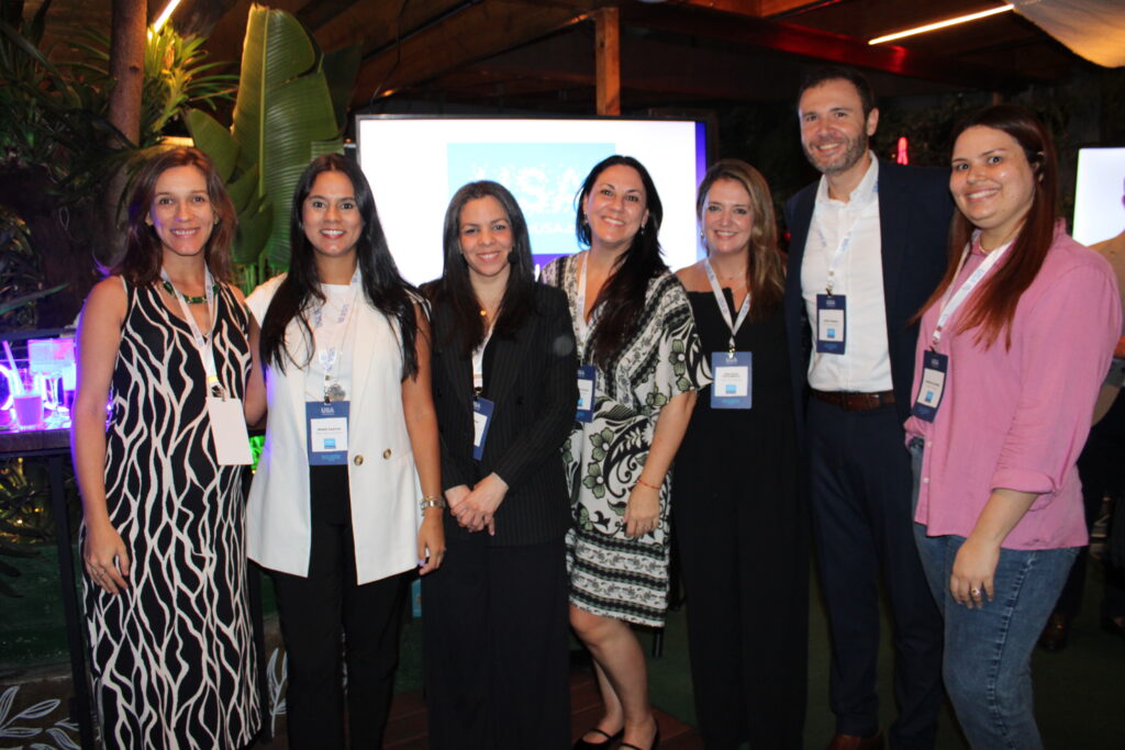 Em Sales Mission no Brasil, Brand USA promove jantar para parceiros e operadores; veja fotos 2 Luise Sanches Ingrid Santos Lisa Tejeda Lizandra Pajak Ana Elisa Facchinato Denis Ribeiro e Fabiana Andrade do Brand USA Em Sales Mission no Brasil, Brand USA promove jantar para parceiros e operadores; veja fotos