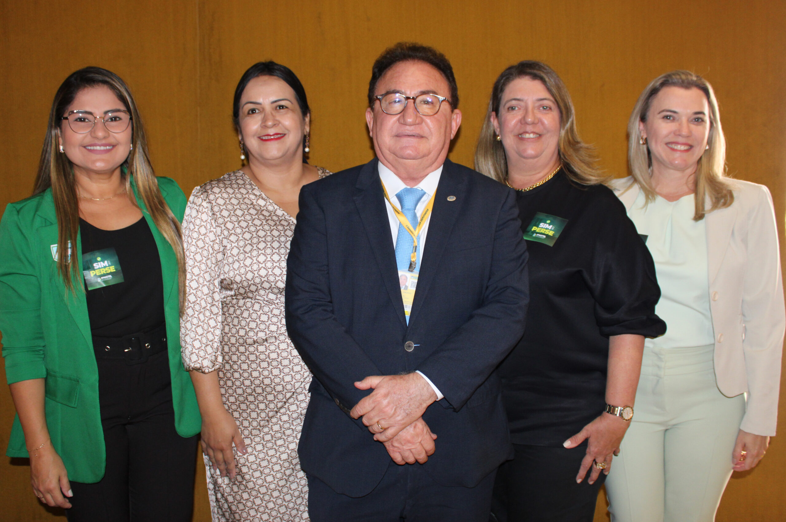 Manoel Linhares, da ABIH Nacional, com Lygia Tavares, da ABIH-PB, Samira Santos, do Aram Hotéis, Manuelina Hardman, da Hardman Hotéis, e Michele PInto, do Hotel Caiçara Manoel Linhares, da ABIH Nacional, com Lygia Tavares, da ABIH-PB, Samira Santos, do Aram Hotéis, Manuelina Hardman, da Hardman Hotéis, e Michele PInto, do Hotel Caiçara