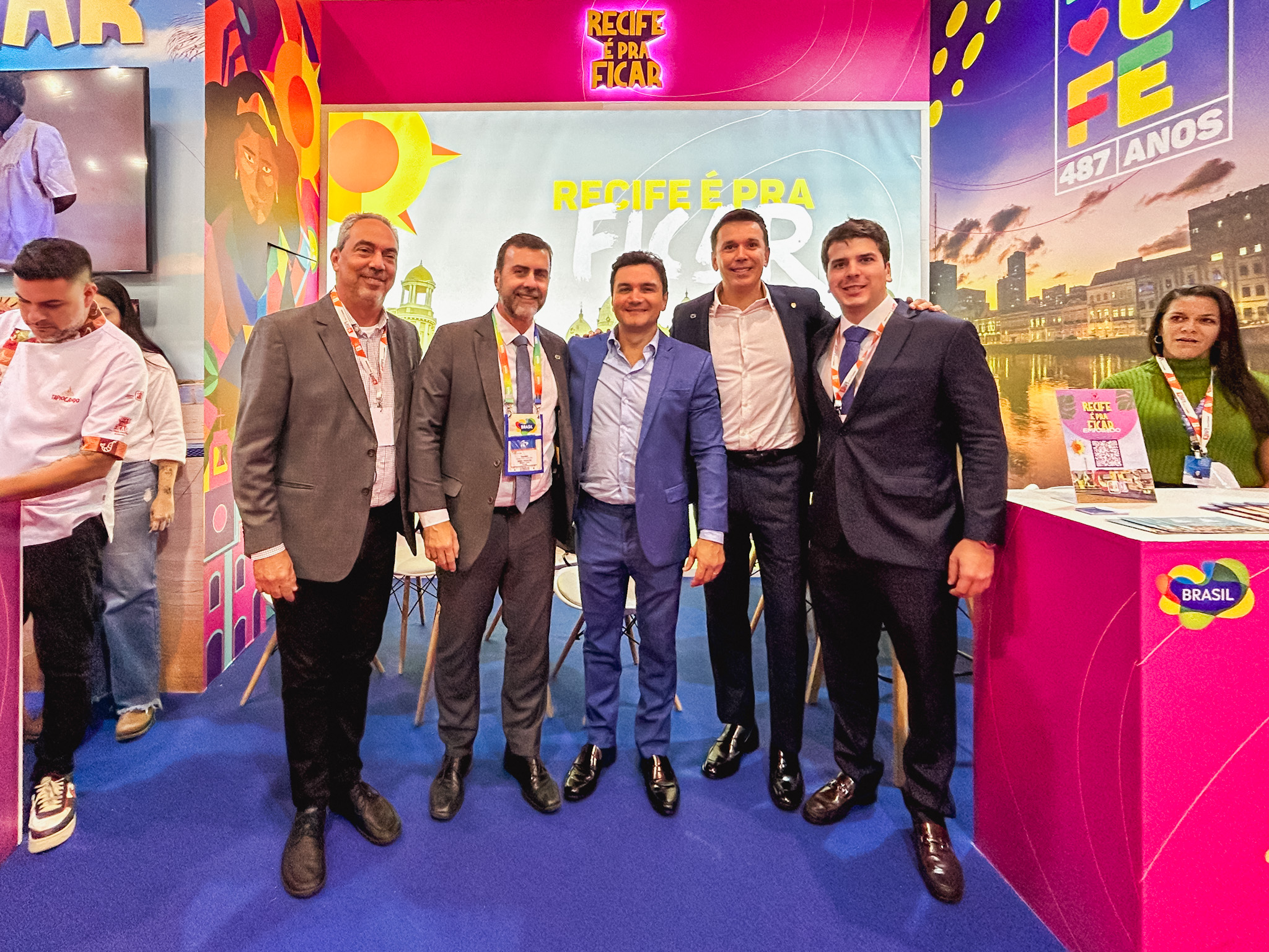 Marcelo Freixo, presidente da Embratur e Celso Sabino, Ministro do Turismo visitaram o estande de Recife Marcelo Freixo, presidente da Embratur e Celso Sabino, Ministro do Turismo visitaram o estande de Recife