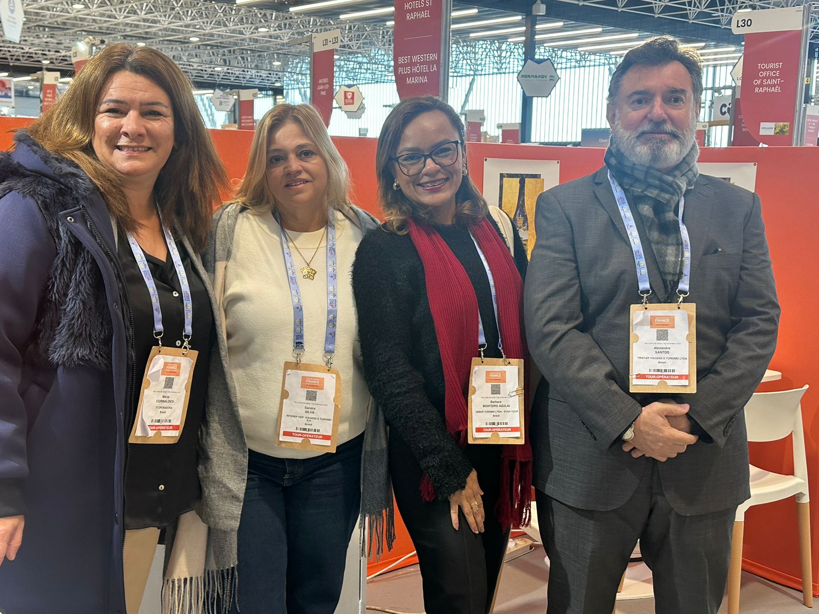 María Corinaldesi, da TT Operadora, Sandra Silva, da Interep, Bárbara Monteiro, da Zemar Turismo, e Alexandre Santos, da Tristar Viagens