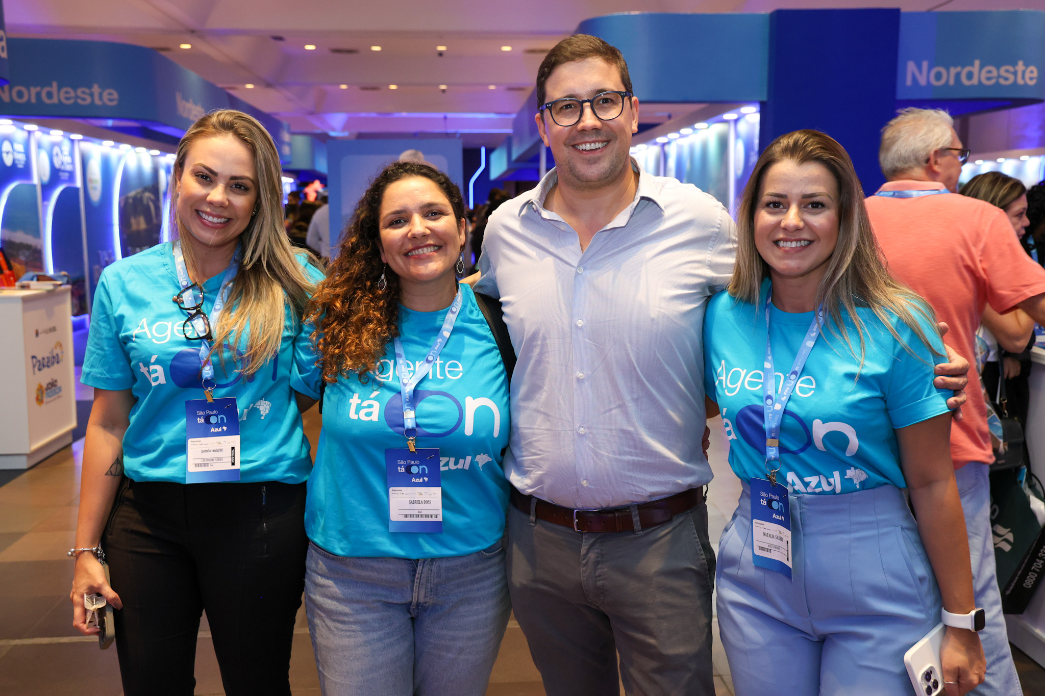 Martin Diniz, da Universal entre Panela Venturini, Gabriela Doss e Natália Saderi, da Azul Viagens Martin Diniz, da Universal entre Panela Venturini, Gabriela Doss e Natália Saderi, da Azul Viagens
