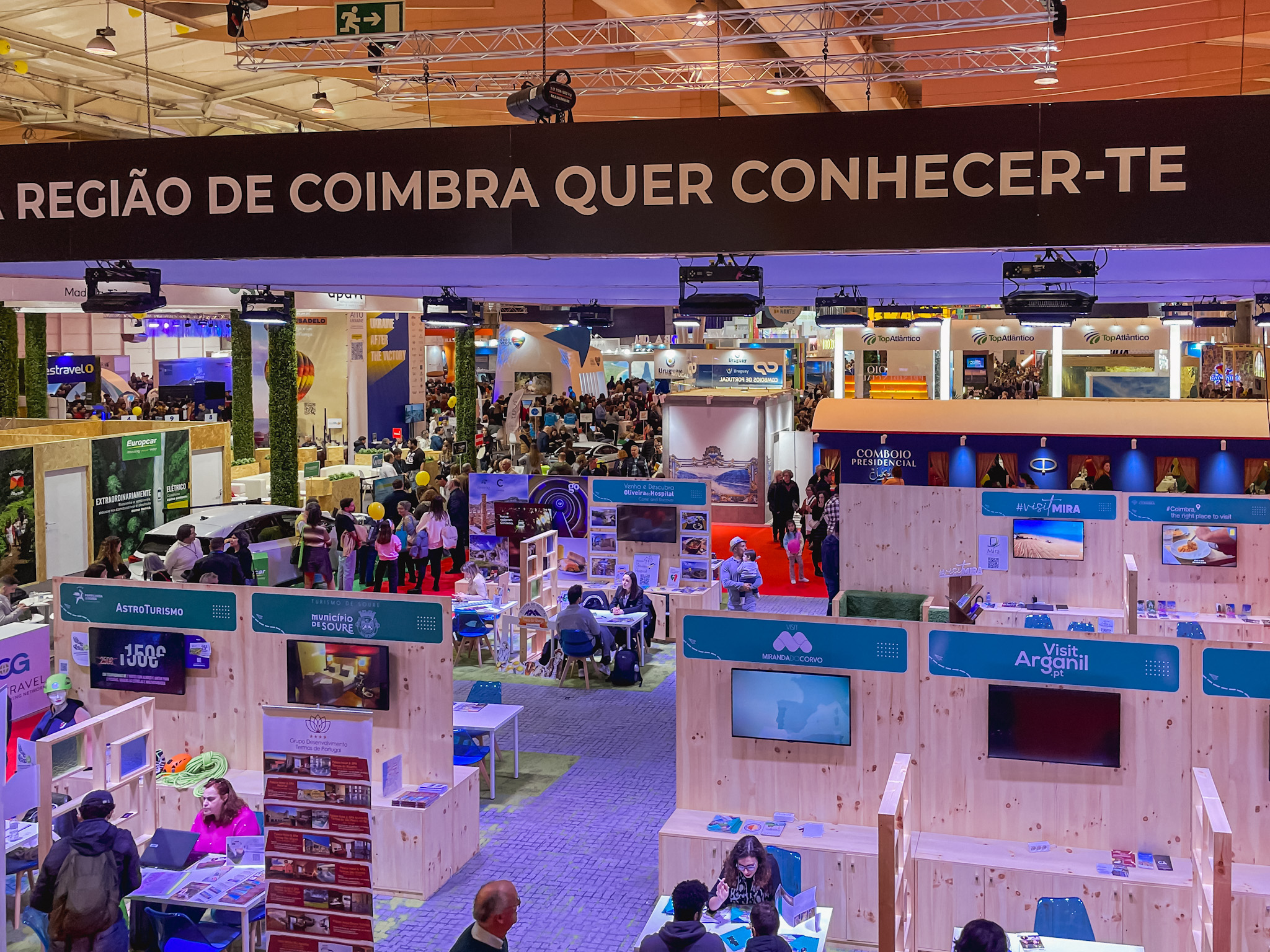 Mesmo no final de semana, os expositores promoveram networking e fecharam negócios Mesmo no final de semana, os expositores promoveram networking e fecharam negócios