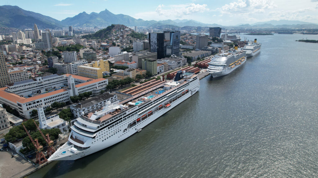 Navios no Pier Maua Pier Mauá (RJ) concorre ao título de Melhor Porto de Cruzeiros no Global World Travel Awards 2024