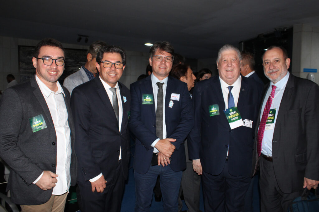 Olavo Vale, do ibis São Luís, Armando Ferreira, presidente da ABIH-MA, Bruno Hebert, VP da Abeoc Brasil, Fernando Guinato, presidente do SPCVB, e Toni Sando, presidente da Unedestinos Olavo Vale, do ibis São Luís, Armando Ferreira, presidente da ABIH-MA, Bruno Hebert, VP da Abeoc Brasil, Fernando Guinato, presidente do SPCVB, e Toni Sando, presidente da Unedestinos