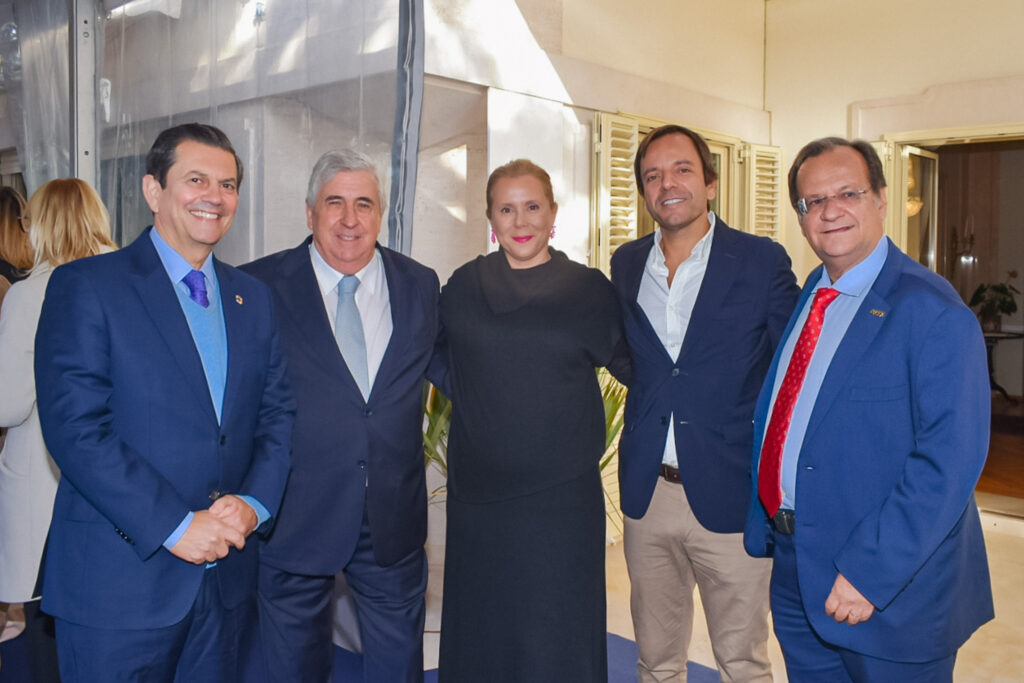 Otávio Leite; Jorge a Rebelo, da Vila Galé;Rita Tamagnini, da TAP; Davi Seromenho, da TAP; e Maurício Bacelar, da Bahia Otávio Leite; Jorge a Rebelo, da Vila Galé;Rita Tamagnini, da TAP; Davi Seromenho, da TAP; e Maurício Bacelar, da Bahia