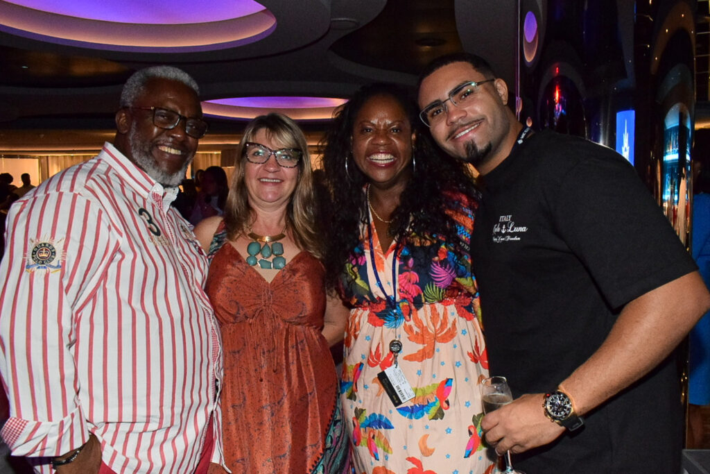 Paulo Bispo e Silvana Toschi, da Ebony Tours; Ana Costa e Gabriel Rosa, da Novapratika turismo