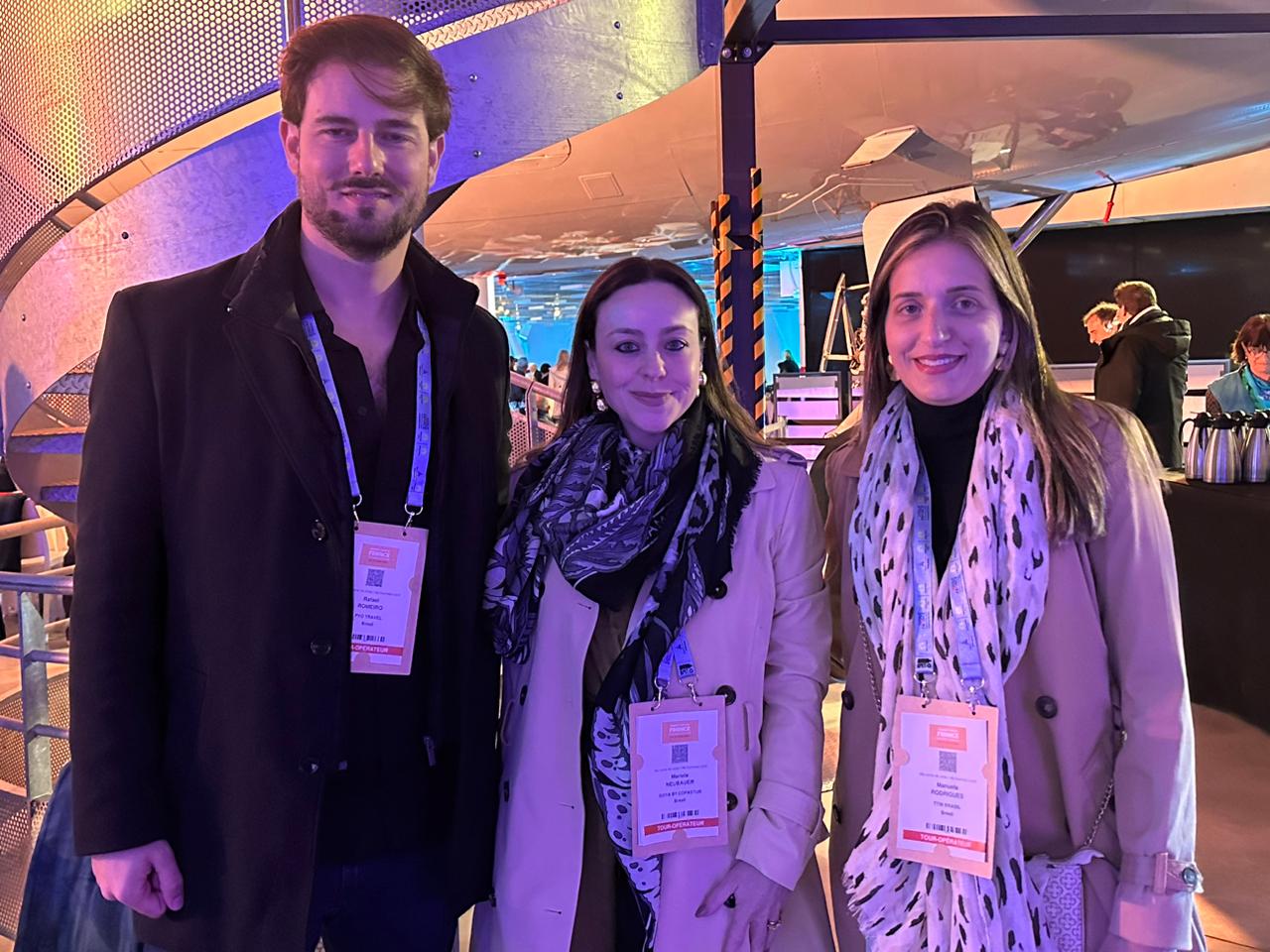 Rafael Romeiro, da FVO Travel, com Mariela Neubauer, da Goya by Copastur, e Manuela Rodrigues, da TTW Brasil Rafael Romeiro, da FVO Travel, com Mariela Neubauer, da Goya by Copastur, e Manuela Rodrigues, da TTW Brasil