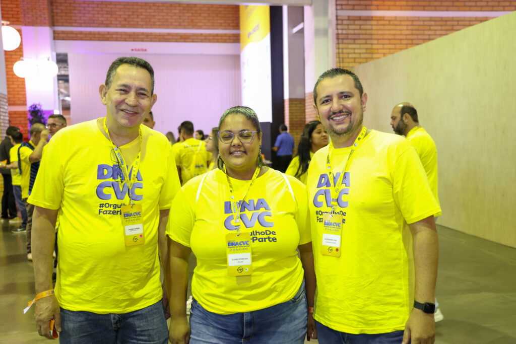 Ricardo Almeida, da CVC Santo André, Elaine Aparecida, da CVC Aruja-SP, e Alessandro Diaz, da CVC Itaquaquecetuba-SP