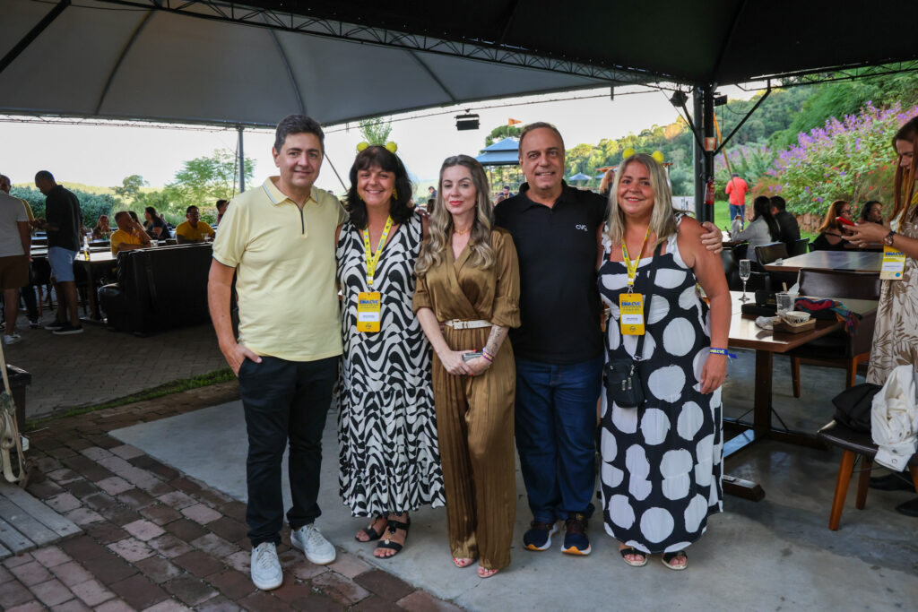 Roberto Vertemati, diretor de Expansão da CVC Corp, Silvia e Sueli Ruotolo, da CVC Corp, e Patrícia Graciano e Orlando Palhares, do Marítimo da CVC Corp