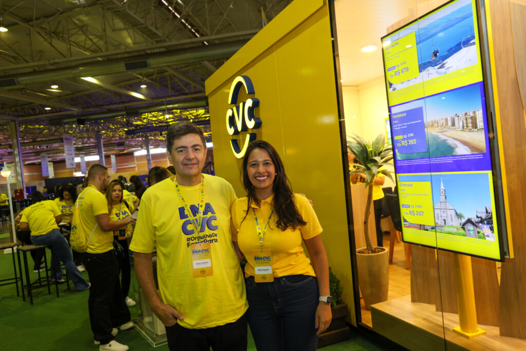 Roberto Vertemati, diretor de expansão e Renata Fernandes, coordenadora de expansão das lojas CVC