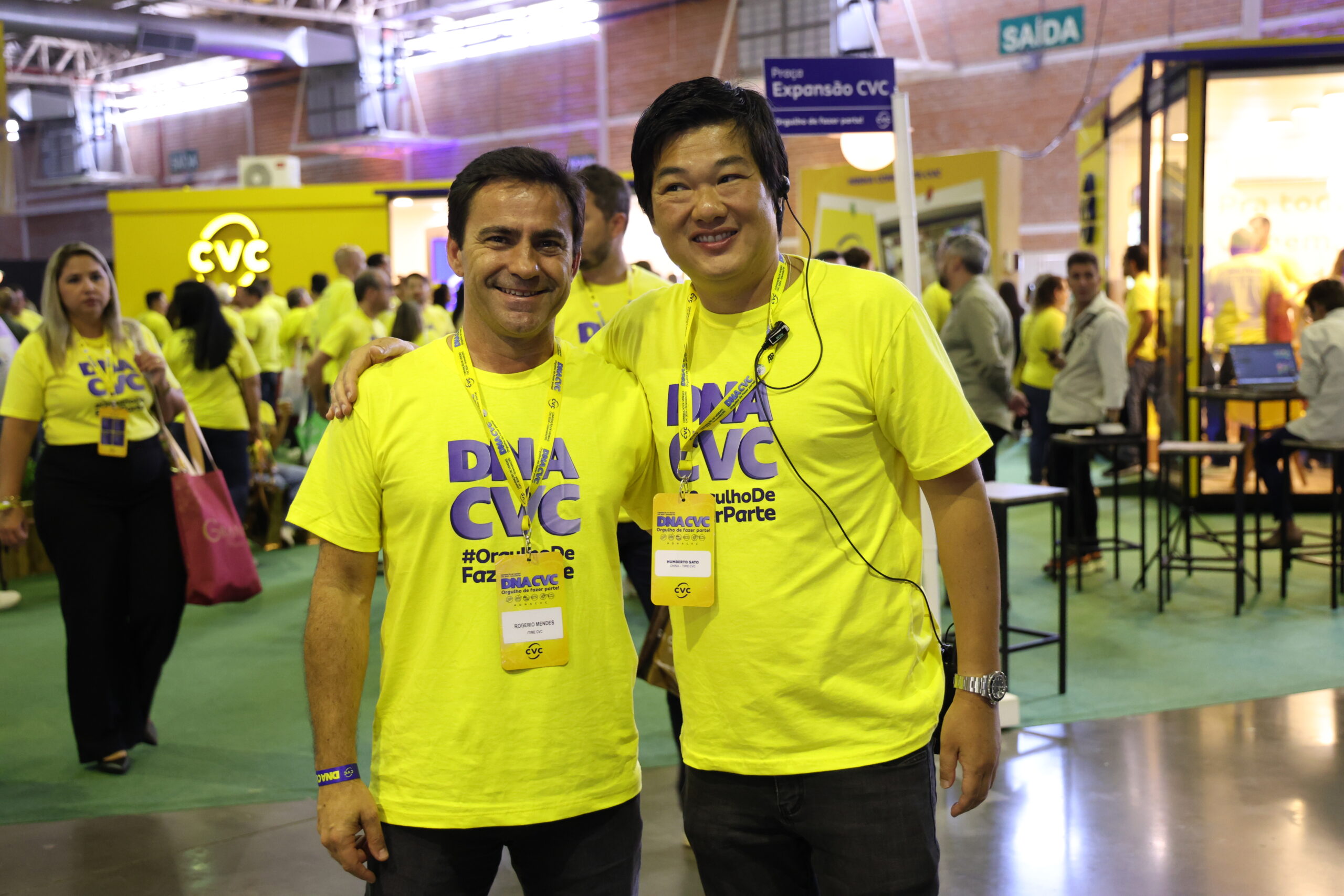Rogerio Mendes, diretor do Canal Multimarcas, e Humberto Sato, diretor de Marketing da CVC Rogerio Mendes, diretor do Canal Multimarcas, e Humberto Sato, diretor de Marketing da CVC