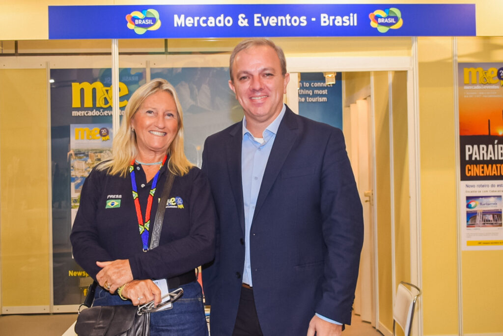 Rosa Masgrau, do Mercado & Eventos e Marcelo Martini, diretor de Operações e Segmentação Turística do Paraná