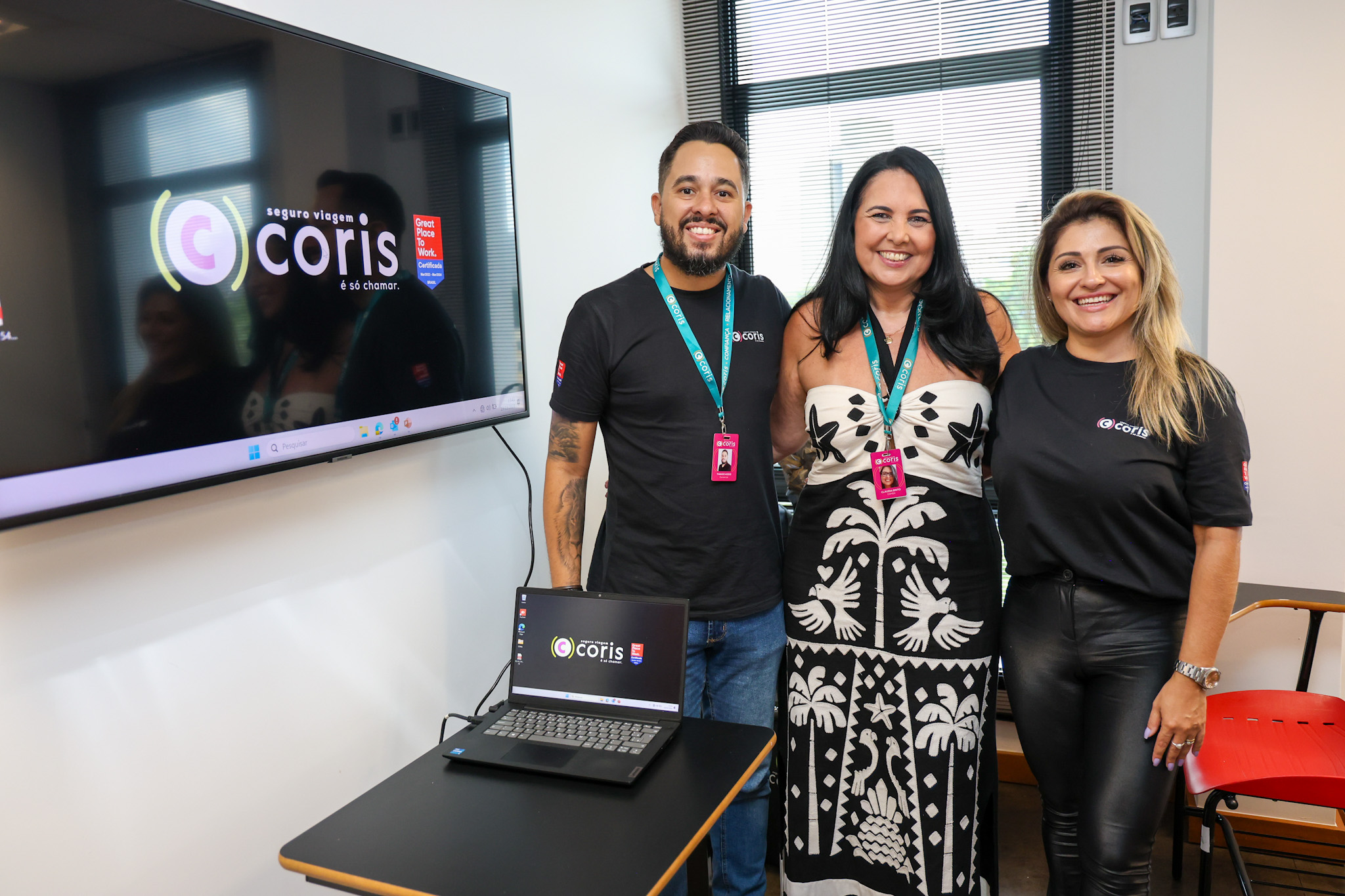 Thiago Assis, Claudia Brito e Helen Valamedi, da Coris Thiago Assis, Claudia Brito e Helen Valamedi, da Coris