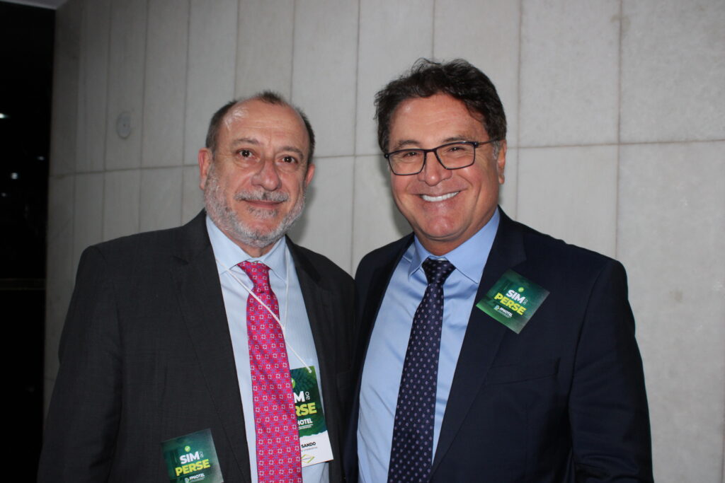 Toni Sando, presidente da Unedestinos, e Vinicius Lummertz, chairman do Grupo Wish