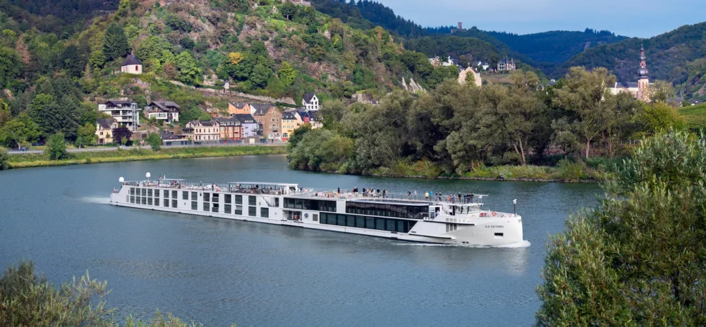 Uniworld Boutique River Cruises to Add Two New Shi Uniworld anuncia novo super navio para 2026