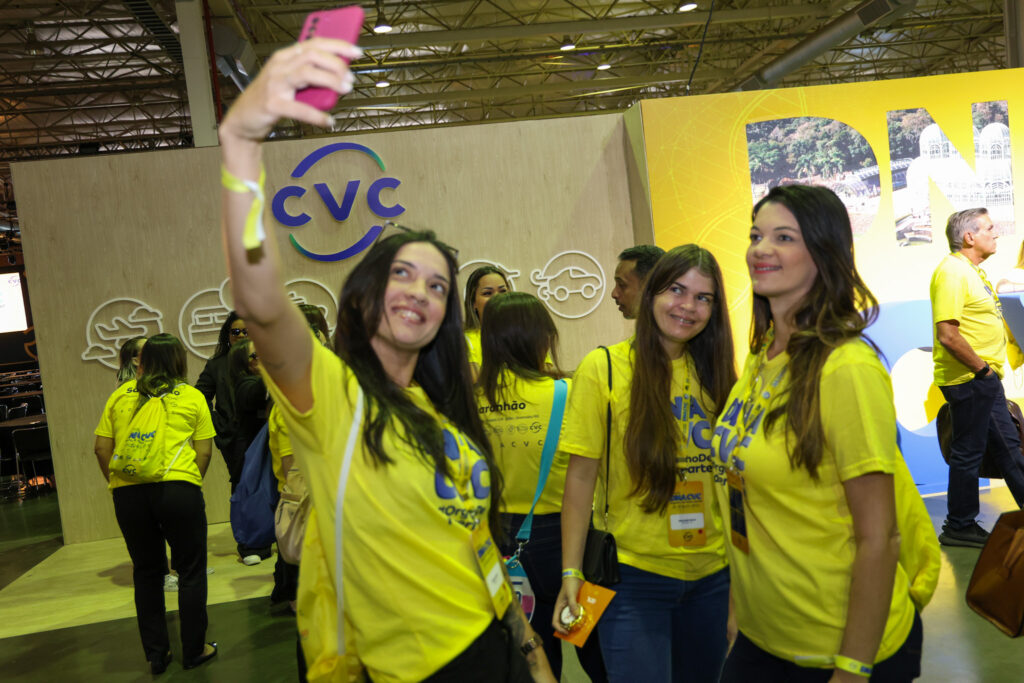 Vilkia Acioli, Gislaine Silva e Estela Santos, da CVC Maceió