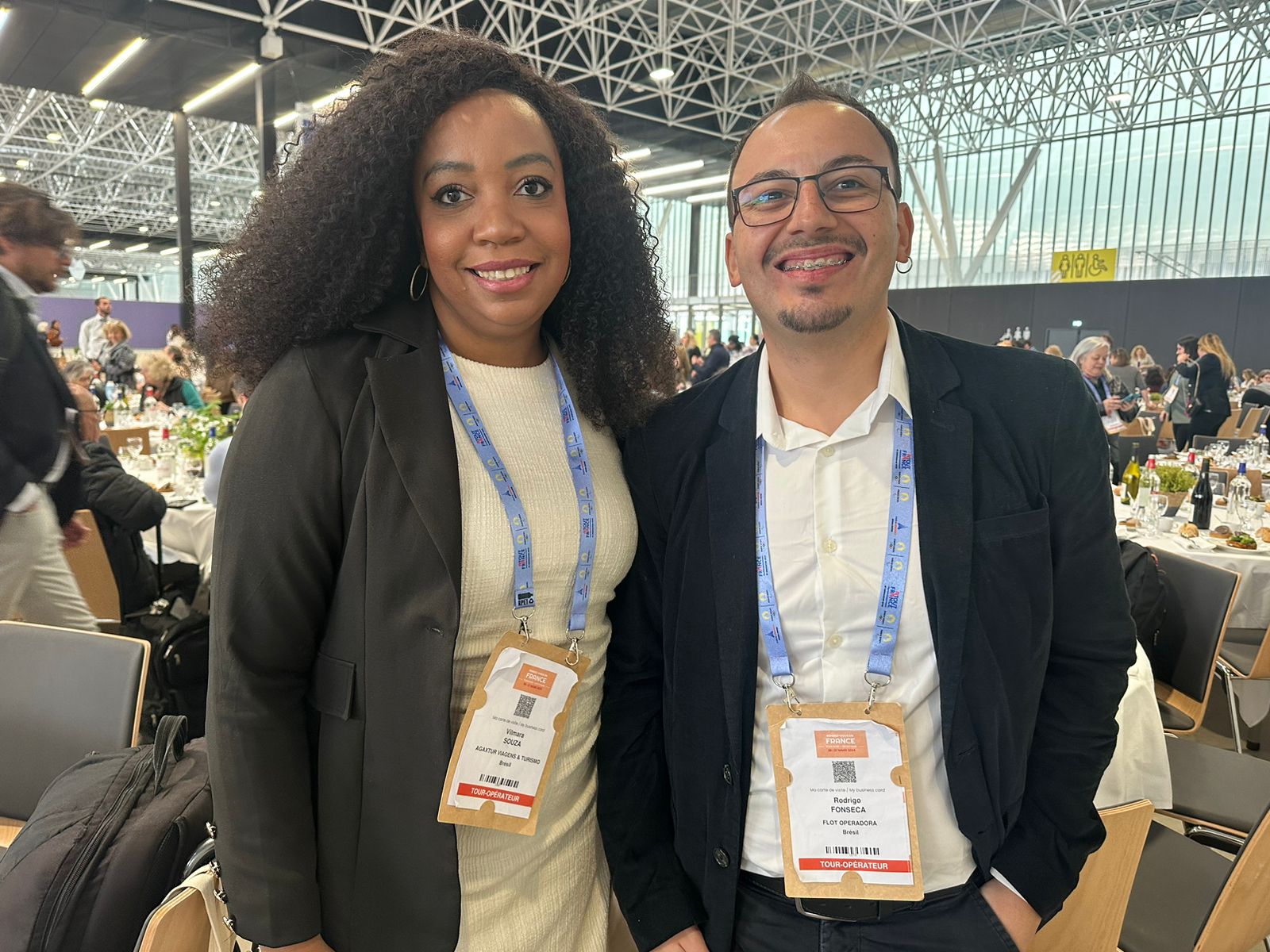 Vilmara Souza, da Agaxtur, com Rodrigo Fonseca, da Flot