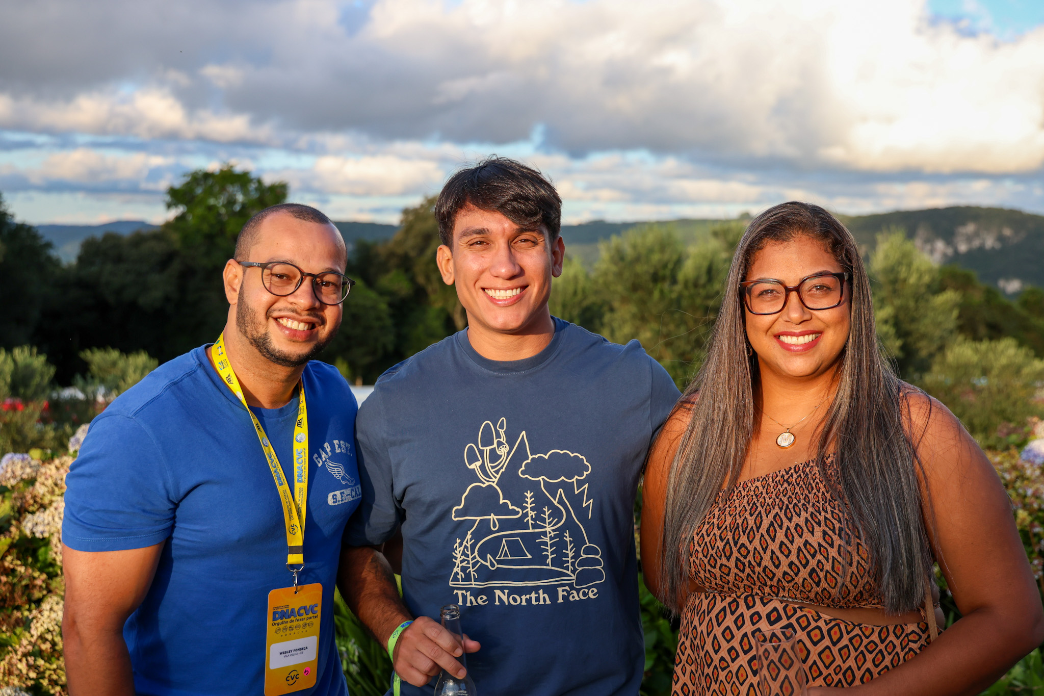 Wesley Fonseca, da CVC Vila Velha-ES, Tarcísio Figueiredo, da CVC-ES, e Michele Gonçalves, da CVC Vila Velha-ES