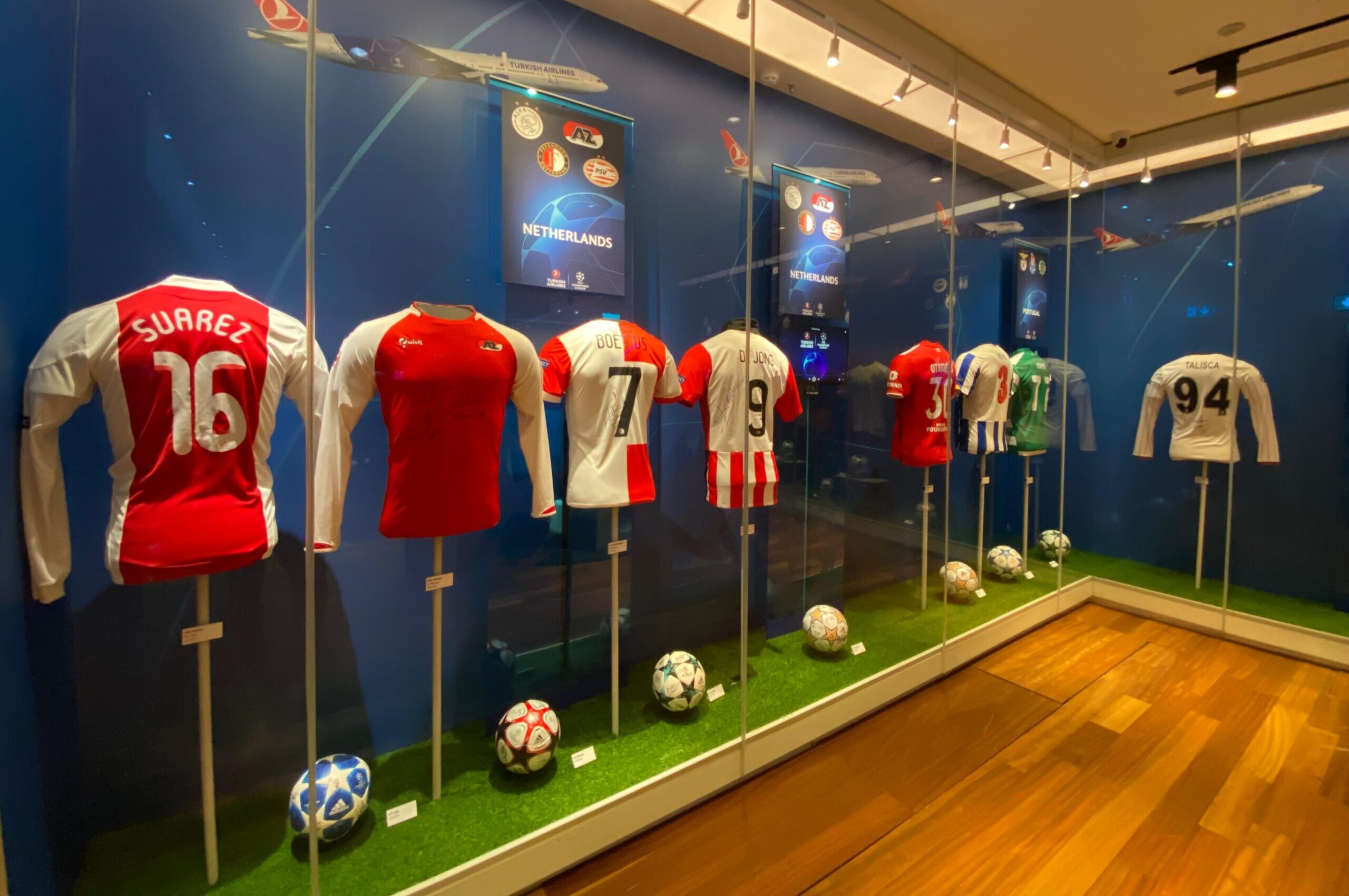 exhibit5 scaled e1710443912685 Turkish Airlines lança exposição da UEFA Champions League em Istambul