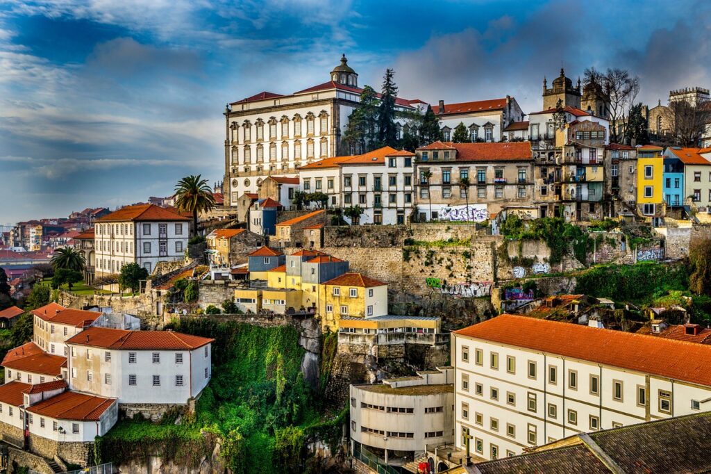 porto pixabay Lisboa, Porto e destinos do Norte de Portugal são premiados no World Travel Awards 2024