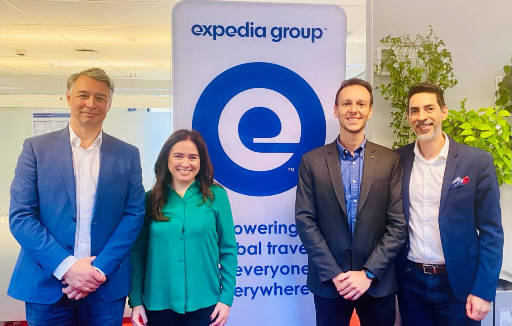 Abav Nacional formaliza filiação da Expedia como associado aliado por meio da Abav-SP Abav Nacional formaliza filiação da Expedia como associado aliado por meio da Abav-SP