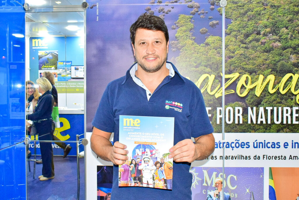 Adonai Arruda Filho recebe o Prêmio M&E na categoria Empreendedorismo com Impacto Adonai Arruda Filho recebe o Prêmio M&E na categoria Empreendedorismo com Impacto