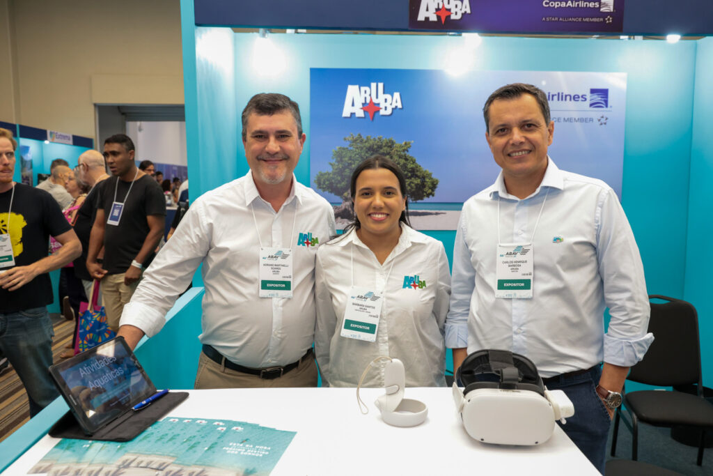 Adriano Martinelli, Bárbara Santos e Carlos Henrique, do Turismo de Aruba
