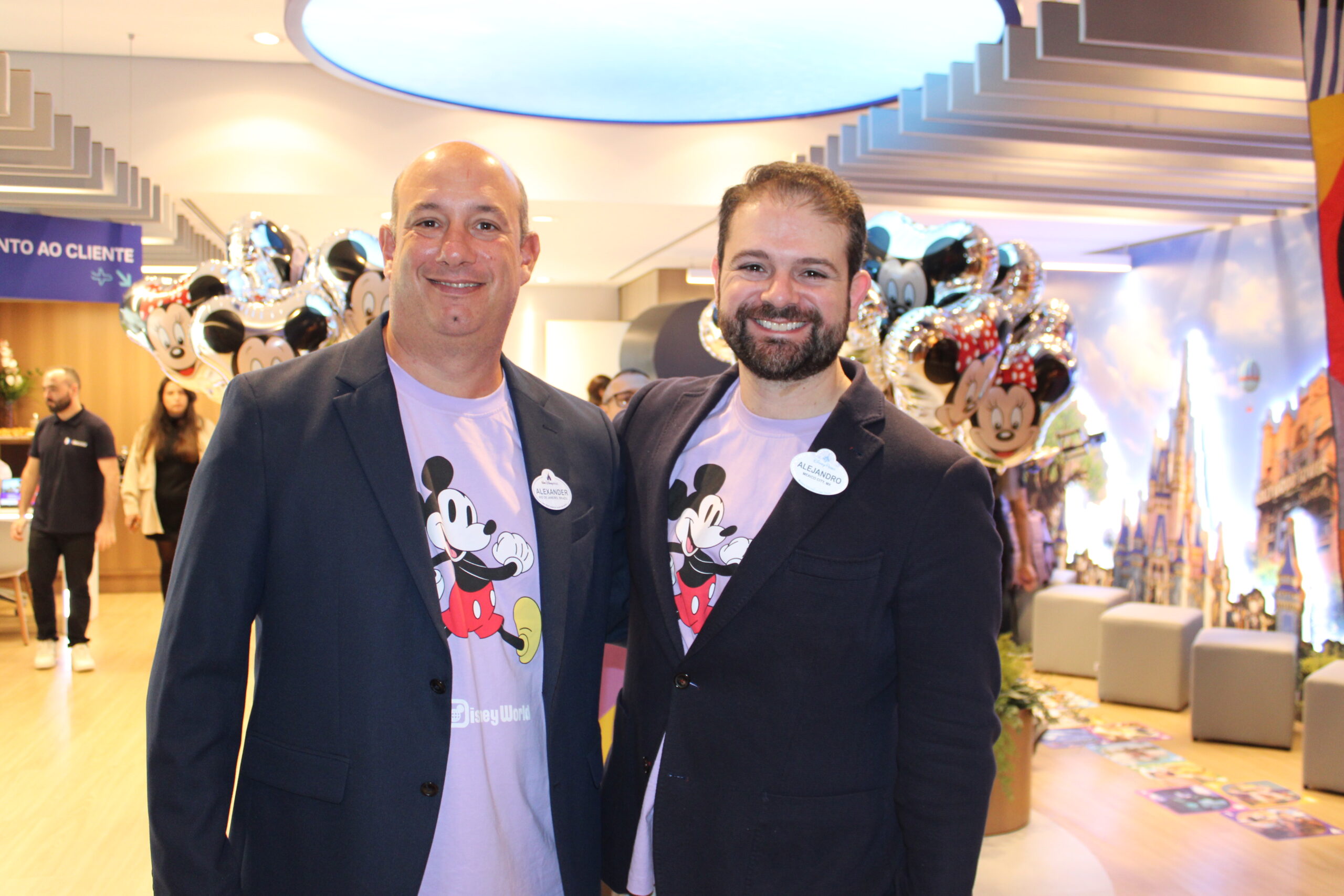 Alexander Haim e Alejandro Flores, da Disney Alexander Haim e Alejandro Flores, da Disney
