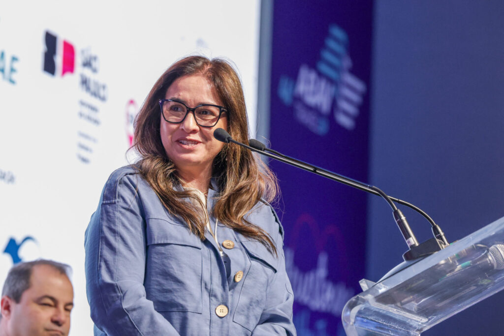 Ana Carolina Medeiros, presidente da Abav Nacional durante abertura da Abav TravelSP